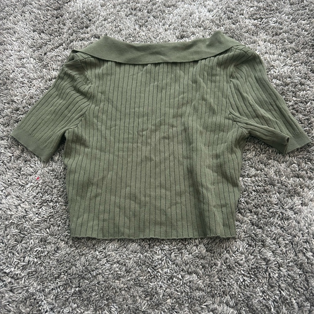 Green Ribbed V-Neck Top - Picture 2 of 3